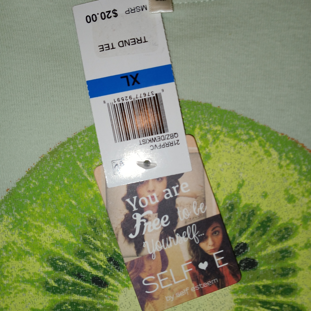 ✨(NWT) Kiwi Print Green Junior-XL Tee By Self🩷e(PTP 18" L 18") - Picture 7 of 7